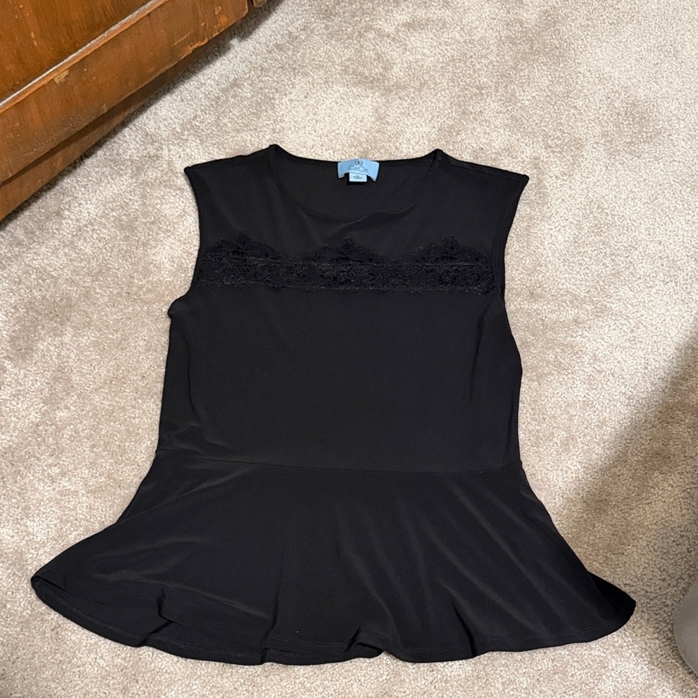 Sleeveless Black Peplum Top with Lace Trim (xs)